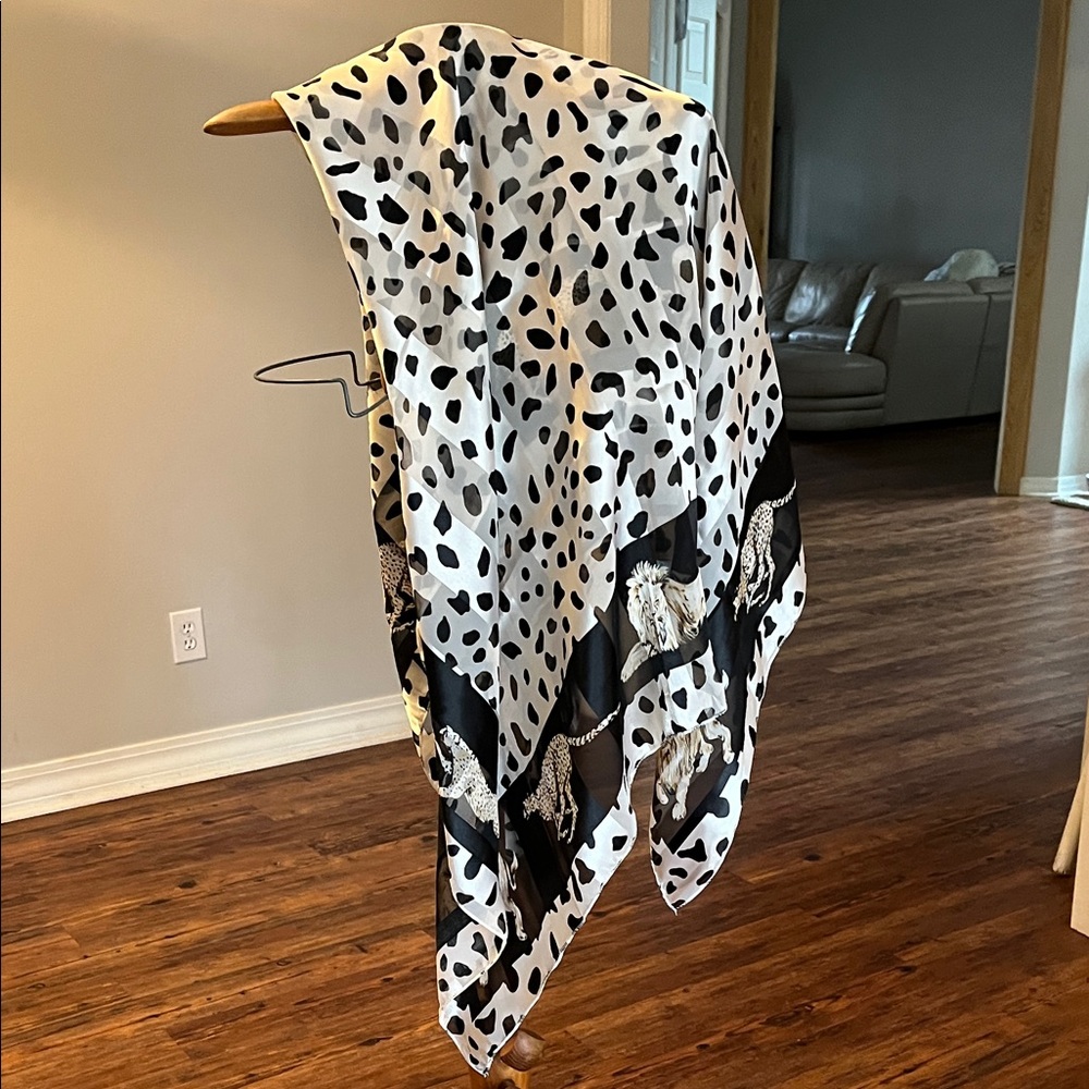 Chic Black and White Animal Print Scarf
